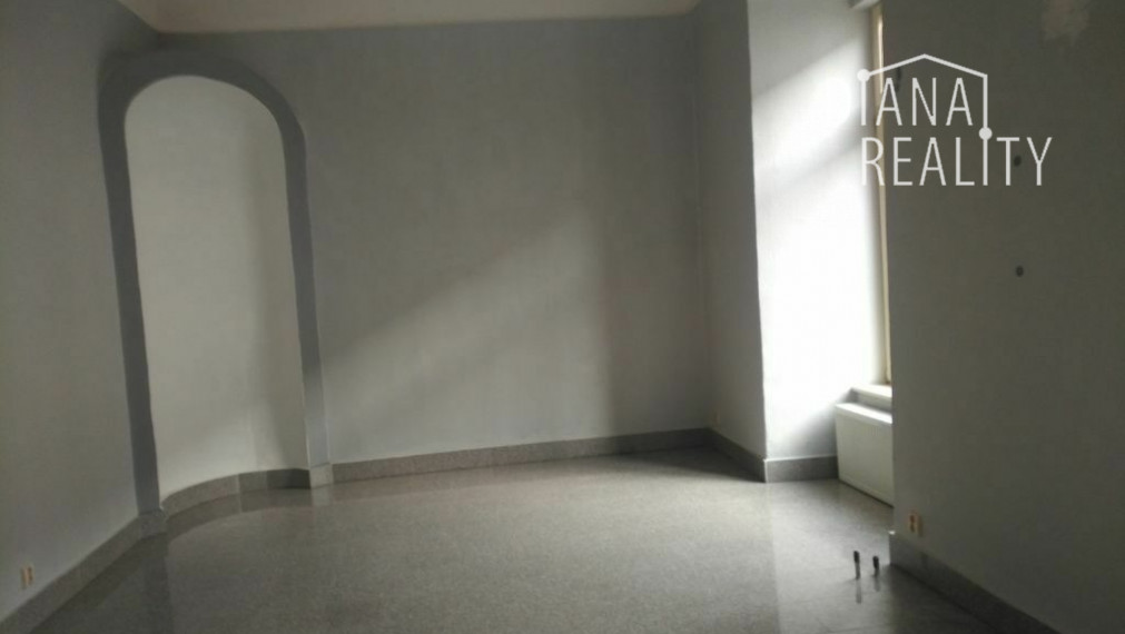 Kancelária, obchod, salón- centrum pri Dóme sv.Alžbety