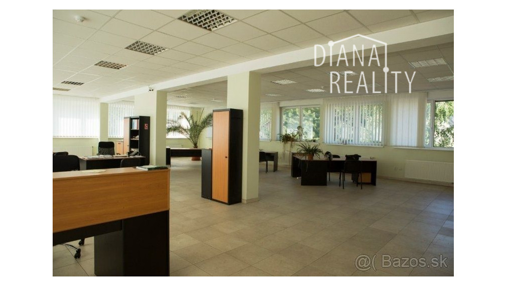 Administratívne a obchodné činnosti , služby , vrátane 2-izbového bytu