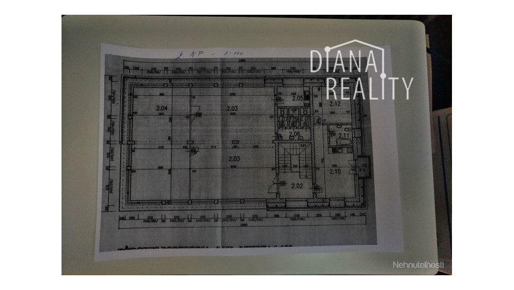 Administratívne a obchodné činnosti , služby , vrátane 2-izbového bytu