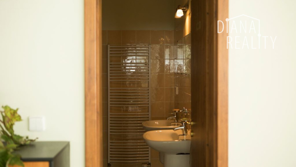 Kancelária Lamač ,  aj s  2-izbovým bytom v objekte