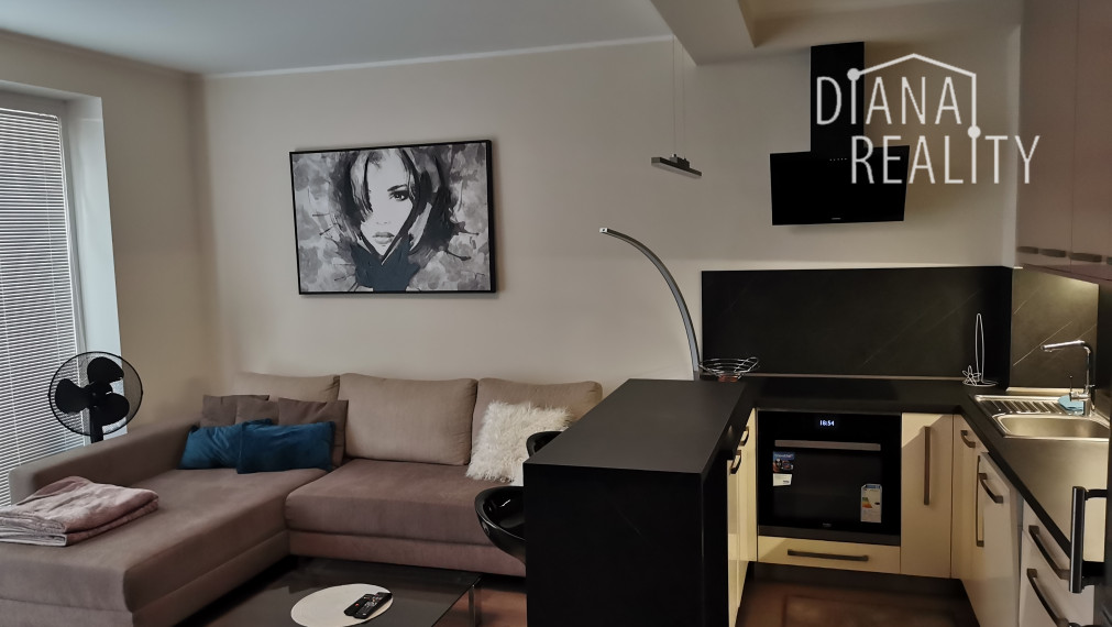 Na prenájom Luxusný 2-izbový byt s parkovacím miestom, znížená cena