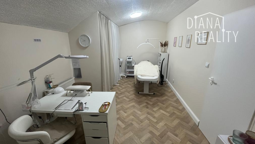 Na prenájom menší salón na Moyzesovej, zľava do konca novembra 250 eur