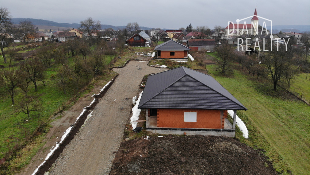 Na predaj 4-izbový bungalov v Ploskom, hrubá stavba