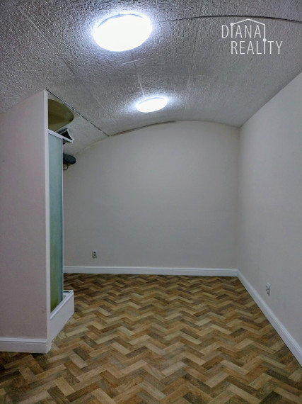 Na prenájom menší salón na Moyzesovej, zľava do konca novembra 250 eur