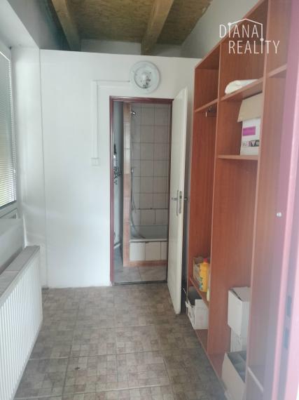 Na prenájom skladový, obchodný a administratívny priestor Barca