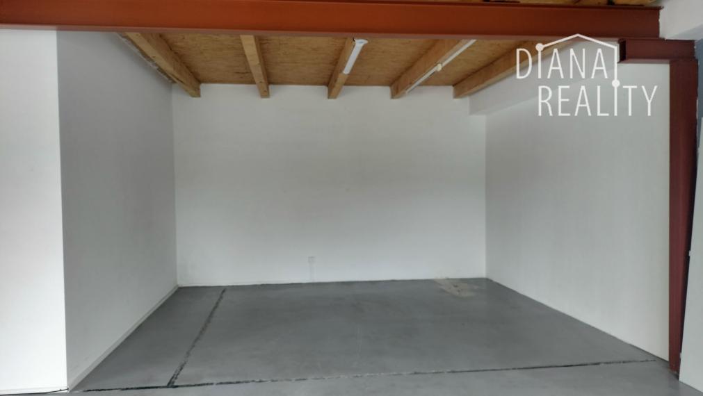 Na prenájom skladový, obchodný a administratívny priestor Barca