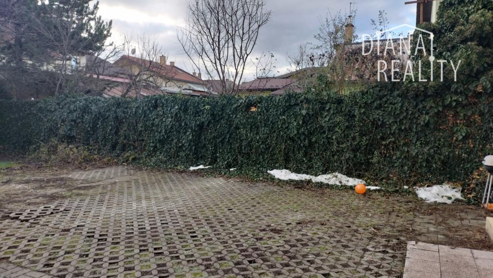 2-izbový byt na Skladnej , v blízkosti centra aj s parkovaním vo dvore