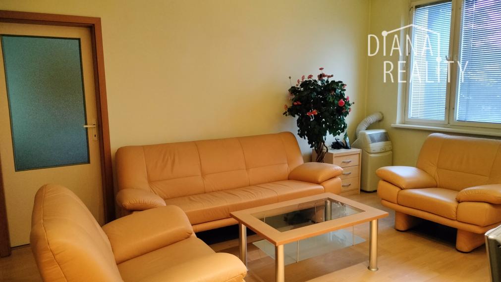 Na prenájom 4-izbový byt na Lomonosovovej ulici