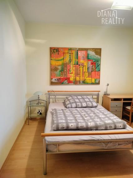 Na prenájom 4-izbový byt na Lomonosovovej ulici