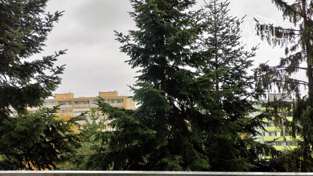 Na prenájom 4-izbový byt na Lomonosovovej ulici