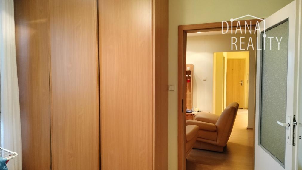 Na prenájom 4-izbový byt na Lomonosovovej ulici