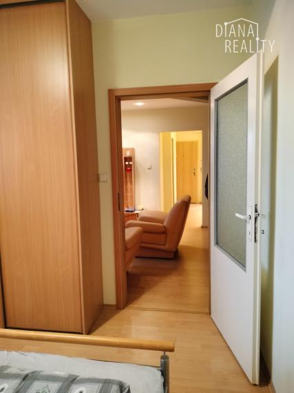 Na prenájom 4-izbový byt na Lomonosovovej ulici