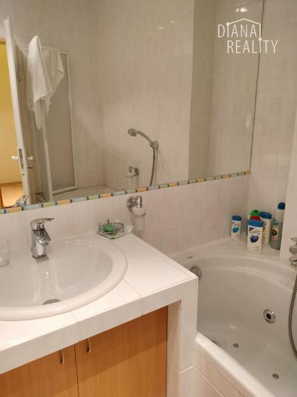 Na prenájom 4-izbový byt na Lomonosovovej ulici