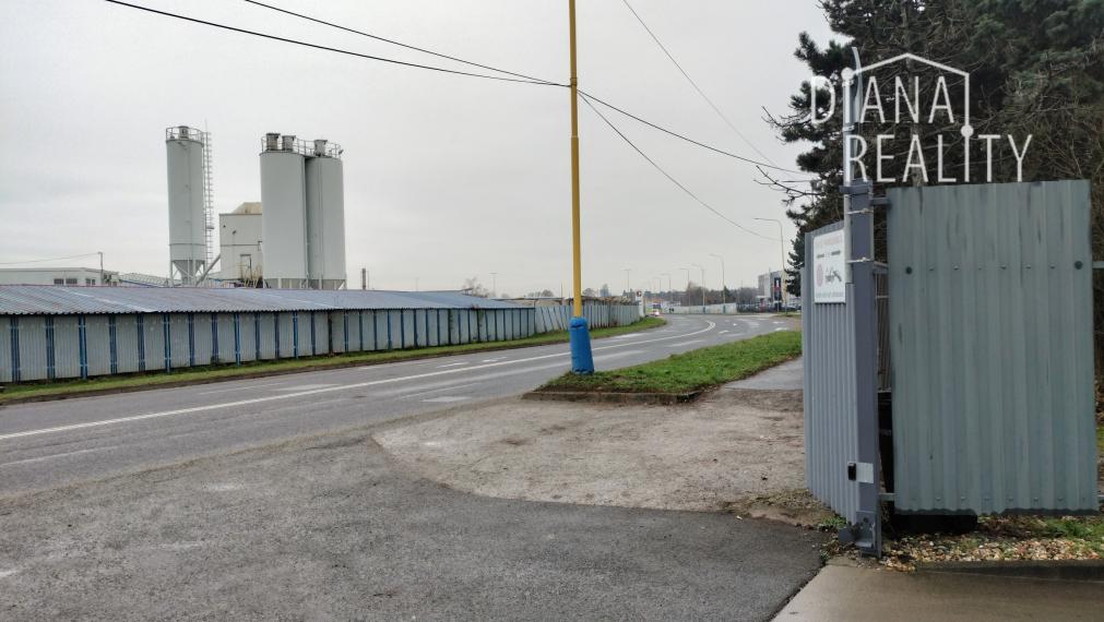 Na prenájom administratívna budova