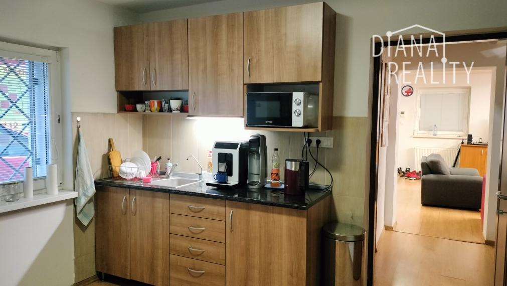 Na prenájom administratívna budova