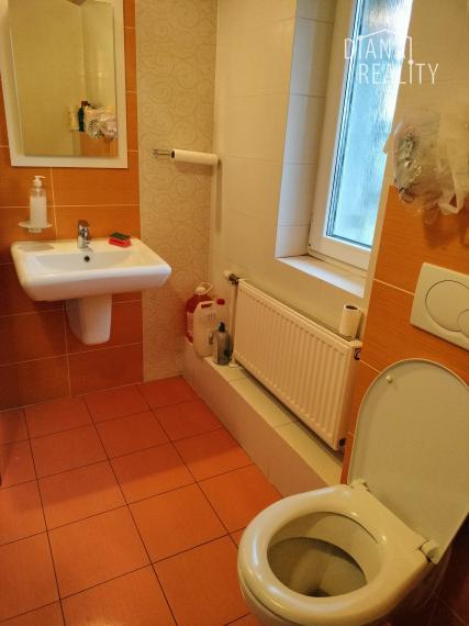 Na prenájom administratívna budova