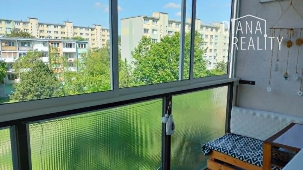 Predaj 3-izbového bytu, Terasa, ulica Výstavby