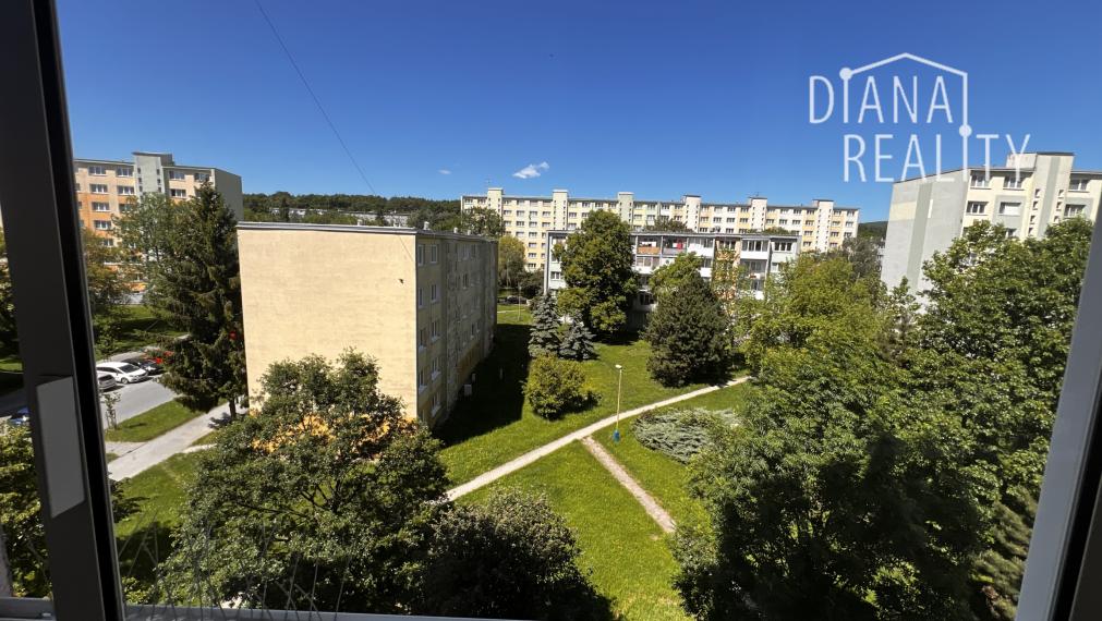 Predaj 3-izbového bytu, Terasa, ulica Výstavby, ZNÍŽENÁ CENA