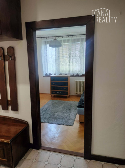 Na prenájom 3-izbový byt na Baltickej ulici, v blízkosti rieky, jazera