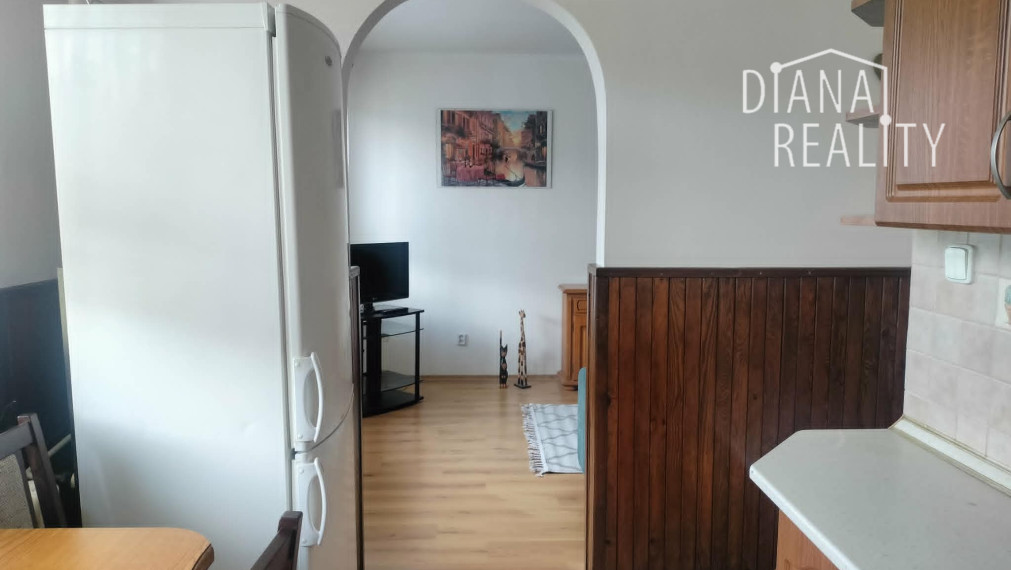 Na prenájom 3-izbový byt na Baltickej ulici, v blízkosti rieky, jazera
