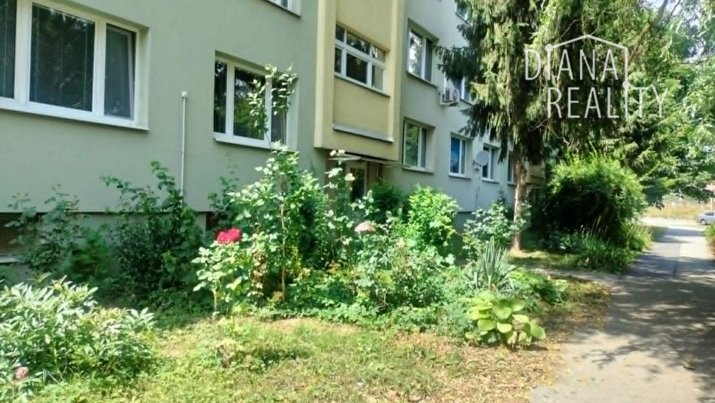 Na prenájom 3-izbový byt na Baltickej ulici, v blízkosti rieky, jazera