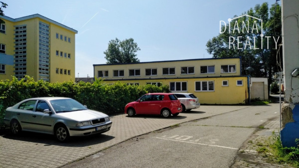 Na prenájom priestor na Kukučínovej, blízkosť centra, s parkovaním