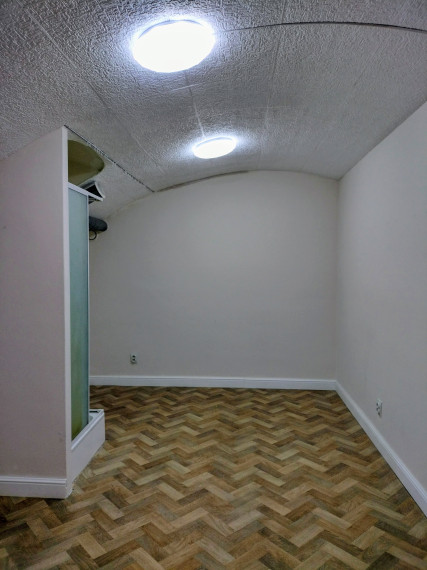 Na prenájom menší salón na Moyzesovej, zľava do konca novembra 250 eur