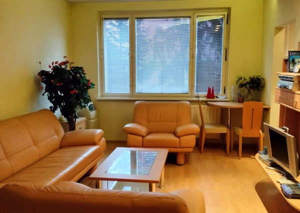 Na prenájom 4-izbový byt na Lomonosovovej ulici