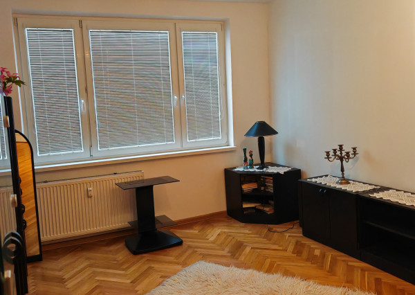 Na prenájom 1-izbový byt na Azovskej ul. v blízkosti jazera